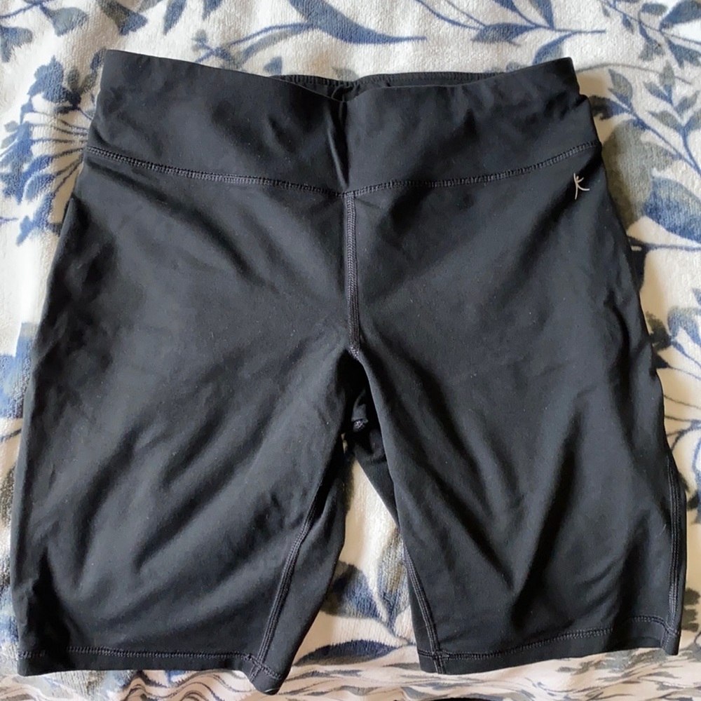 barely worn all black biker shorts